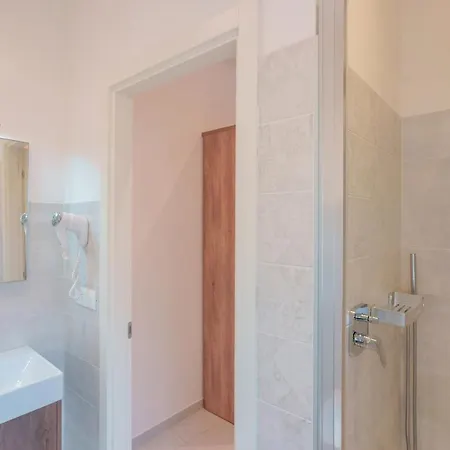 Attico Di Via D'azeglio Panzió 4*