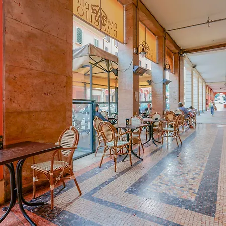 לינה וארוחת בוקר Attico Di Via D'azeglio 4*
