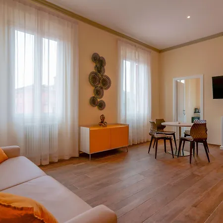 Attico Di Via D'azeglio לינה וארוחת בוקר 4*