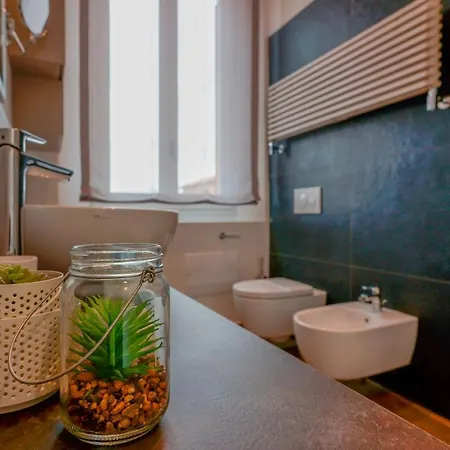 Attico Di Via D'azeglio فندق مبيت وإفطار