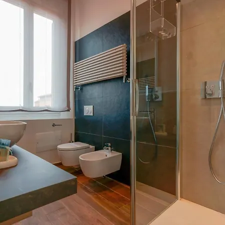 Attico Di Via D'azeglio فندق مبيت وإفطار 4*