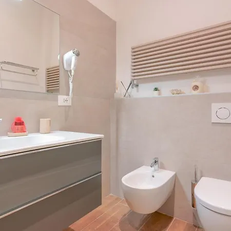 فندق مبيت وإفطار Attico Di Via D'azeglio بولونيا