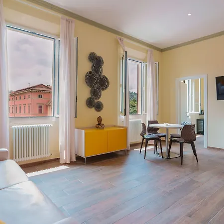 Attico Di Via D'azeglio فندق مبيت وإفطار 4*