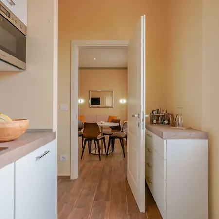 Attico Di Via D'azeglio فندق مبيت وإفطار