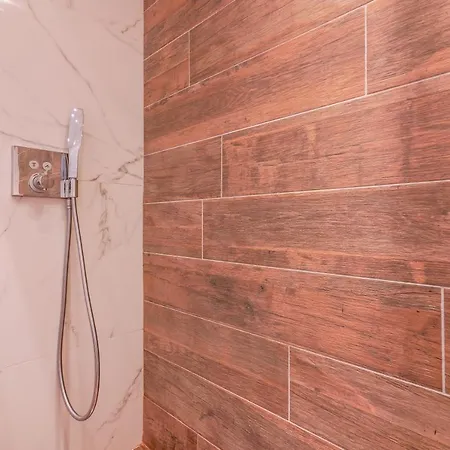 Alojamento de Acomodação e Pequeno-almoço Attico Di Via D'azeglio