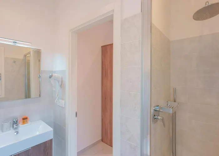 Attico Di Via D'azeglio Bed and breakfast 4*