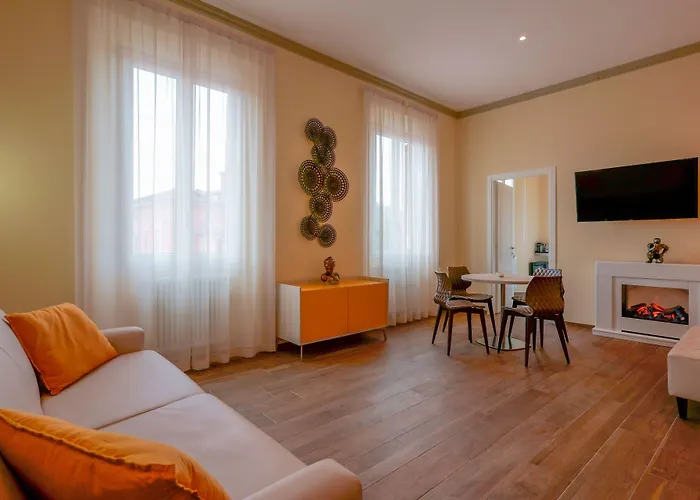 Attico Di Via D'azeglio Bed and breakfast 4*